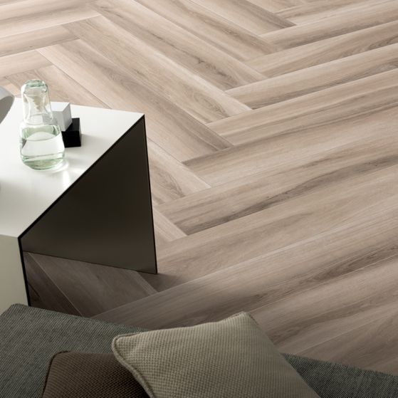 E.58601 ALMOND